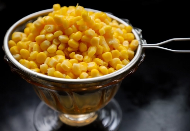 Hogyan készítsünk kukoricát szemüvegben otthon? Mi a trükk?