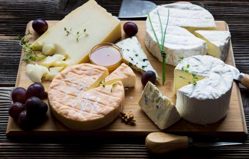 Hogyan tárolják a sajtot? Hogyan lehet sajtot tartani a hűtőszekrényből