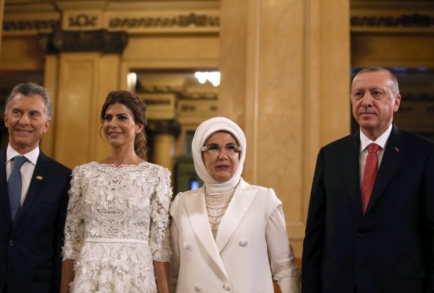 Erdoğan első asszony üdvözölte az Argentína G20 csúcstalálkozóján