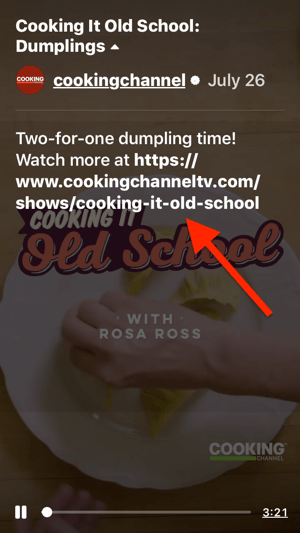 Példa kattintható videó linkre a Cooking It Old School IGTV „Gombóc” című részének leírásában.
