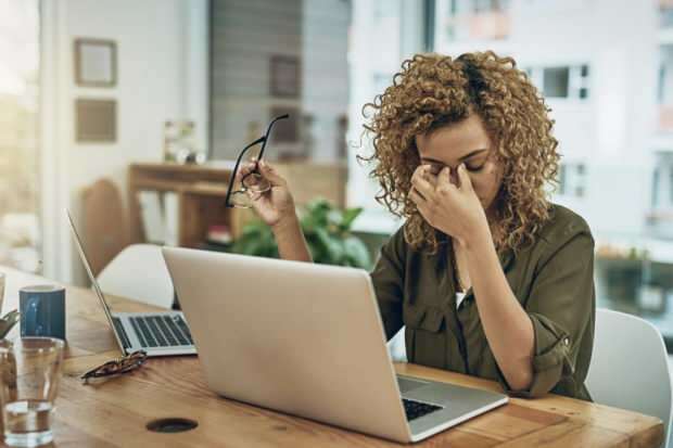 a stressz utat nyit a szemfájdalom előtt