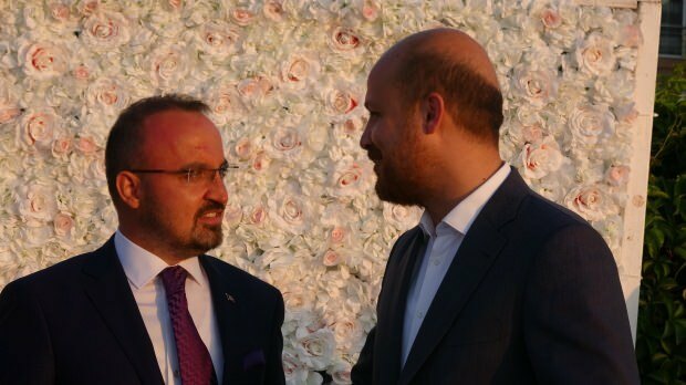 Az AK pártcsoport alelnöke, Bülent Turan és Bilal Erdoğan